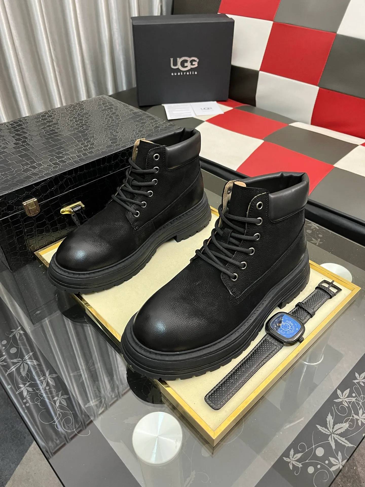Men's Men's Shoes 💰660⌚️⌚️New UGG fur-integrated men's simple and fashionable snow shoes. The most worth buying at the end of this year are warm casual shoes. Whether you are out and about at home, their comfortable and warm performance will be your most suitable fashion companion! The material is cowhide upper and imported wool is used inside. Two layers of cowhide for warmth and comfort! The eva+ rubber patch outsole is cushioned, wear-resistant, and has good elasticity. It is light and wear-resistant, comfortable and soft, and the new simple cut is more fashionable. It has both practicality and fashion sense, so you no longer have to worry about how to match it in winter, while still maintaining fashionable taste. High-quality genuine wool produced in Dongguan. The material depends on the details! Size: 38-39-40-41-42-43-44-45